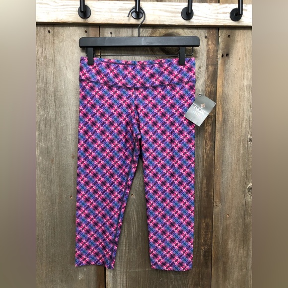 NUX Pants - NUX Rio Capri Leggings in Kaleidoscope Painted Plum Size Small